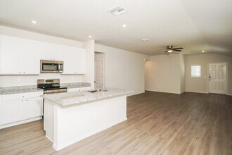 519 Roquefort St in New Braunfels, TX - Building Photo - Building Photo