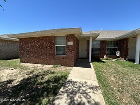 511 N Clinton Ave in Lubbock, TX - Building Photo