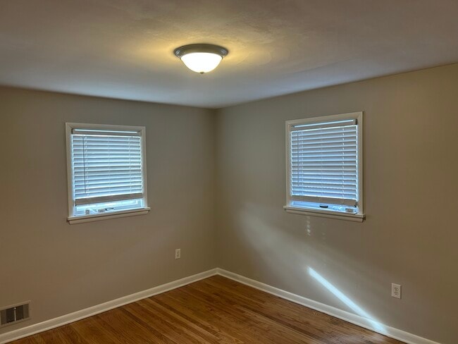 property at 2328 Farnsley Rd