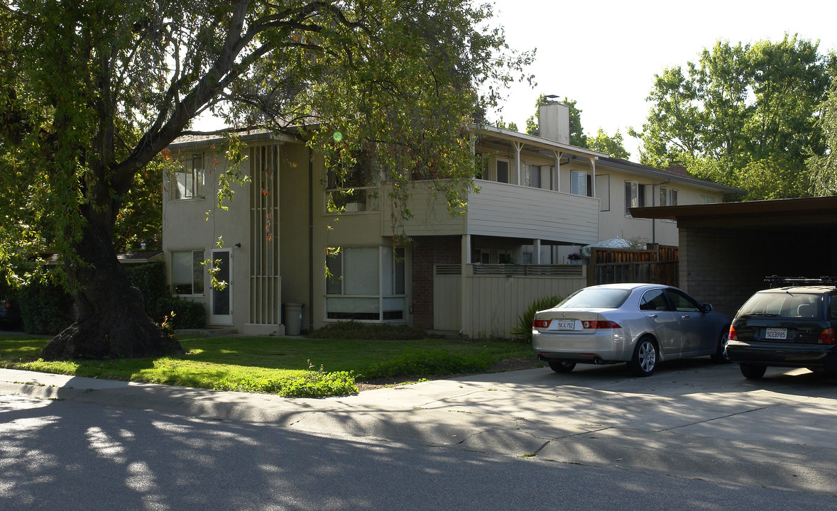 353 Waverley St in Menlo Park, CA - Building Photo