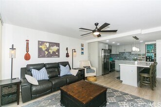 1350 Ala Moana Blvd in Honolulu, HI - Foto de edificio - Building Photo