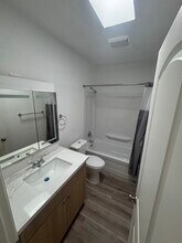 940 J St in Davis, CA - Foto de edificio - Building Photo