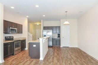 305 Cantle Dr in Richmond Hill, GA - Building Photo - Building Photo