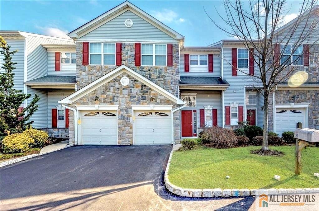 21 Capica Ct in Old Bridge, NJ - Building Photo