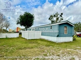 8630 Grimes Rd in Lakeland, FL - Building Photo