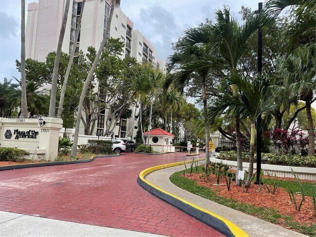 16919 N Bay Rd in Sunny Isles Beach, FL - Building Photo - Building Photo