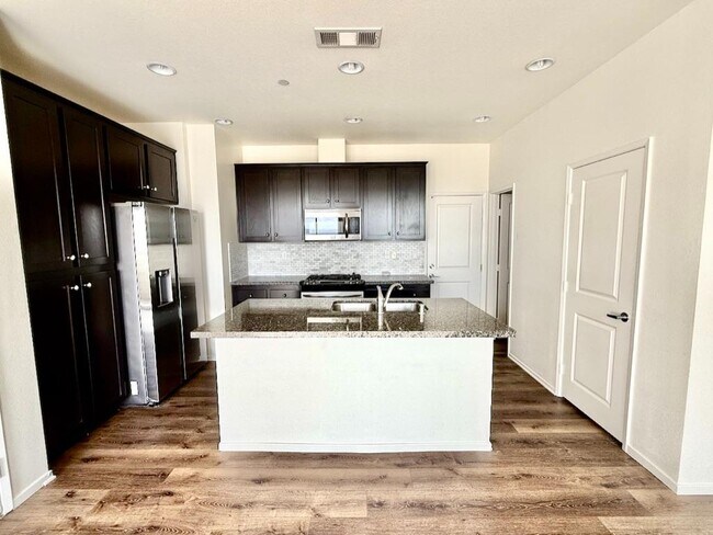 5417 San Roberto in San Diego, CA - Building Photo - Building Photo