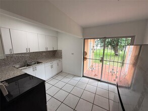 9927 NW 26th Ave-Unit -9927 in Miami, FL - Building Photo - Building Photo