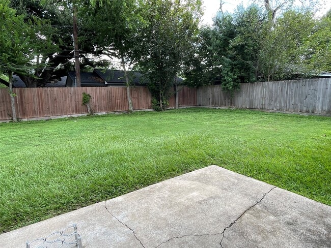 8814 Birdwood Rd in Houston, TX - Building Photo - Building Photo