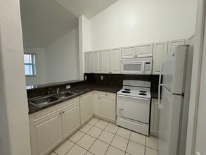 1661 SE 29th Ct, Unit 206 in Homestead, FL - Building Photo - Building Photo