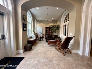 2525 College St in Jacksonville, FL - Foto de edificio - Building Photo