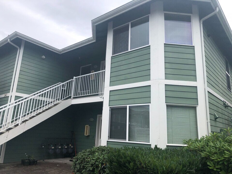 334 E Bellis Fair Pkwy in Bellingham, WA - Building Photo