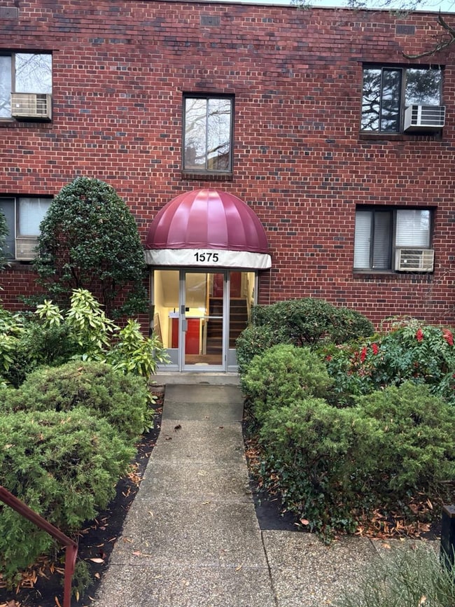 property at 1575 N Colonial Terrace