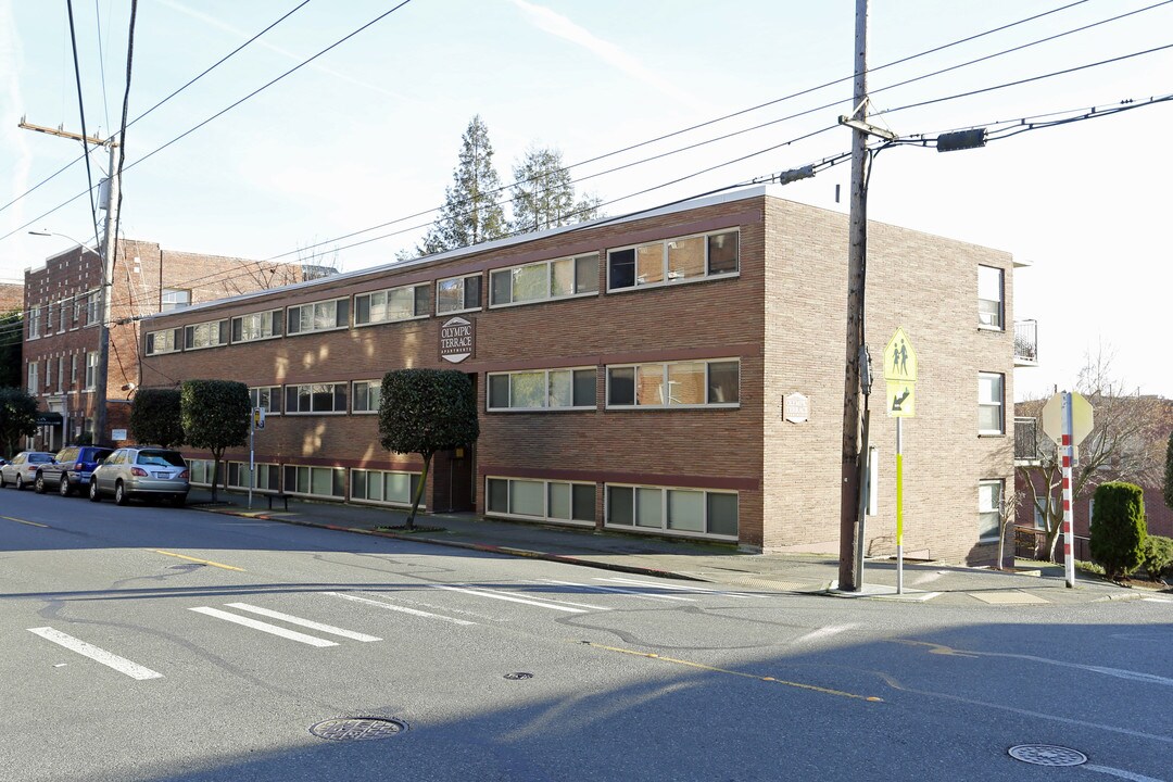 Prime location for walkable living in Seattle, WA - Building Photo