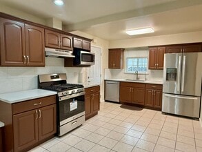 5051 Silver Reef Dr in Fremont, CA - Building Photo - Building Photo
