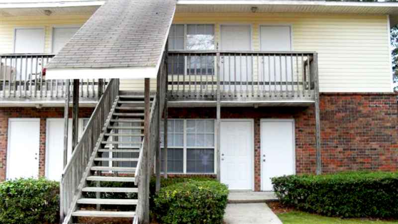 Lakeridge Apartments in Eufaula, AL - Building Photo