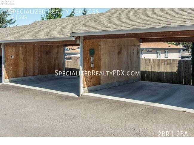 11865 SE Pine St in Portland, OR - Building Photo - Building Photo