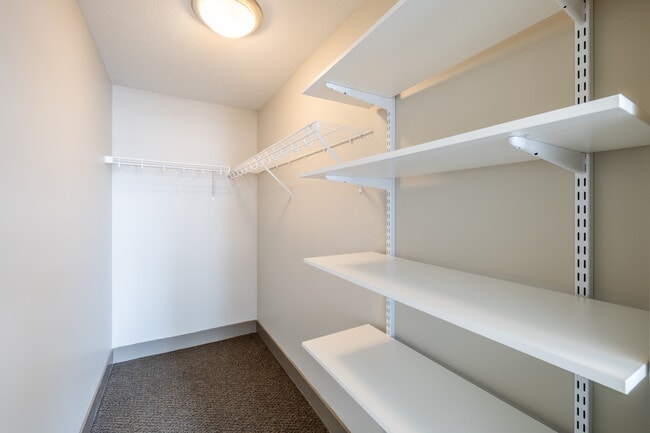 Capitol Rows in Omaha, NE - Building Photo - Interior Photo