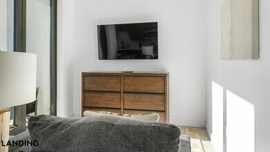 1007 S Mint St in Charlotte, NC - Building Photo - Building Photo