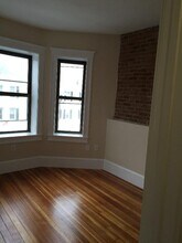 888 Huntington Ave, Unit Huntington Ave in Boston, MA - Foto de edificio - Building Photo