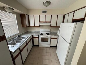 341 Mercury Ave SE-Unit -103 in Palm Bay, FL - Building Photo - Building Photo