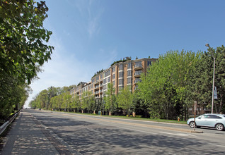 Governor's Hill I in Toronto, ON - Building Photo - Building Photo