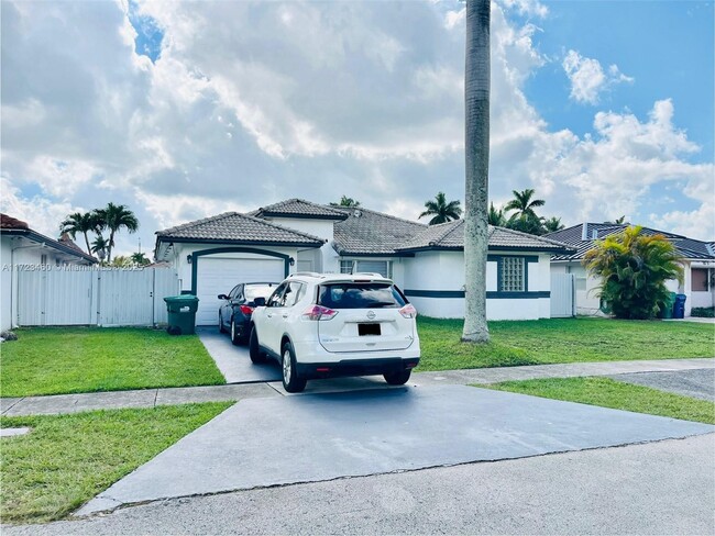 14742 SW 176th Terr in Miami, FL - Building Photo - Building Photo