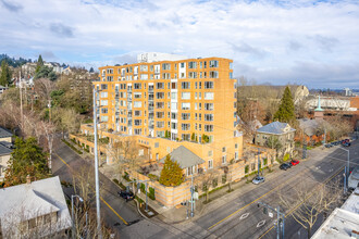 Legends Condos in Portland, OR - Foto de edificio - Building Photo