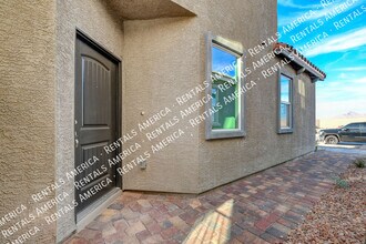 69 Ella Ashman Ave in Henderson, NV - Building Photo - Building Photo