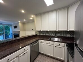1811 Four Lakes Ave in Lisle, IL - Building Photo - Building Photo