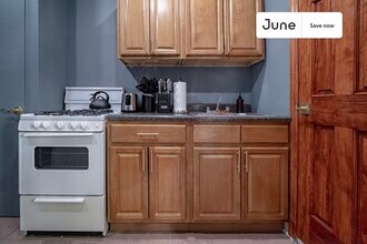 225 E 83rd St, Unit 1er in New York, NY - Building Photo - Building Photo