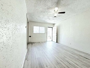 8508 1/4 San Pedro Street in Los Angeles, CA - Building Photo - Building Photo