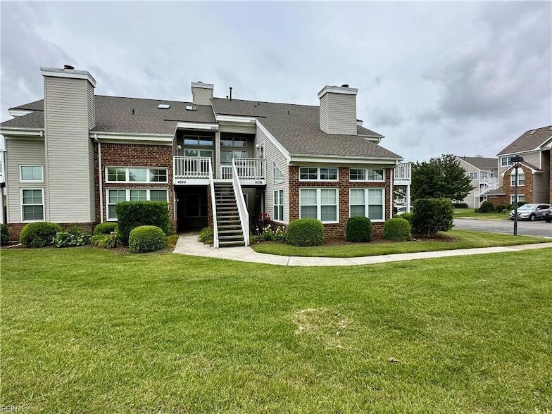 4044 Laurel Green Cir in Virginia Beach, VA - Building Photo