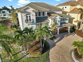 405 Tradewinds Ave in Naples, FL - Building Photo - Building Photo