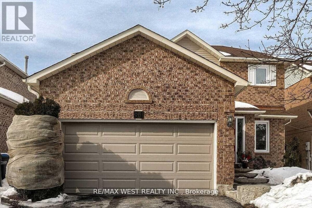 84 Mullis Crescent in Brampton, ON - Building Photo