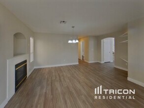 1117 N Rainbow Meadows Dr in Las Vegas, NV - Building Photo - Building Photo