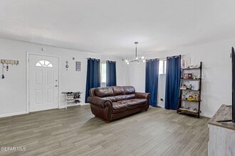 9128 Diana Dr in El Paso, TX - Building Photo - Building Photo