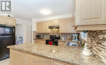 18 Prouse Dr in Brampton, ON - Building Photo - Building Photo