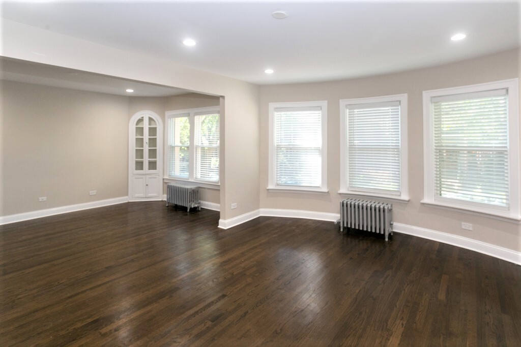 1433 W Farragut Ave, Unit 3A in Chicago, IL - Foto de edificio