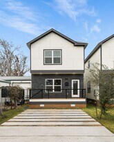 911 Panama St in Houston, TX - Building Photo