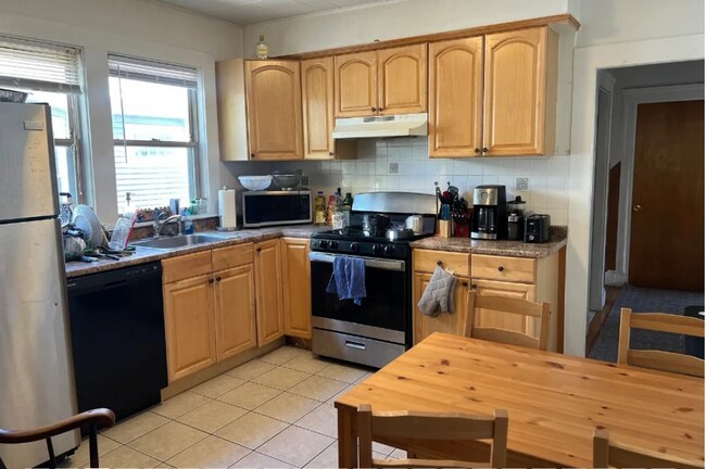 35 Rose St, Unit 2