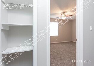 2501 Charles Blvd in Greenville, NC - Building Photo - Building Photo