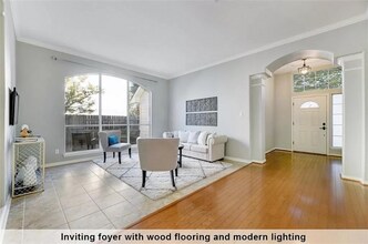 8917 Joachim Ln in Austin, TX - Foto de edificio - Building Photo