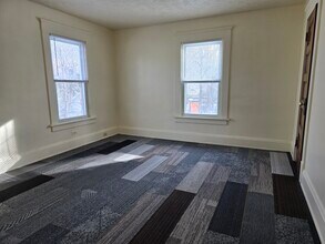 1134 S Linden Ave in Alliance, OH - Foto de edificio - Building Photo