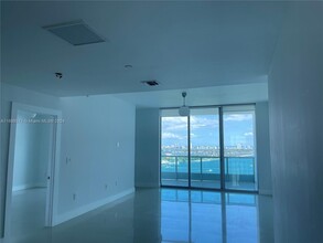 900 Biscayne, Unit # 2909 in Miami, FL - Building Photo - Building Photo