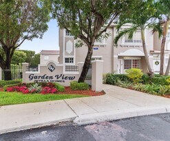 7211 NW 174th Terrace in Hialeah, FL - Building Photo