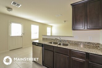 6202 Lakefront in San Antonio, TX - Building Photo - Building Photo