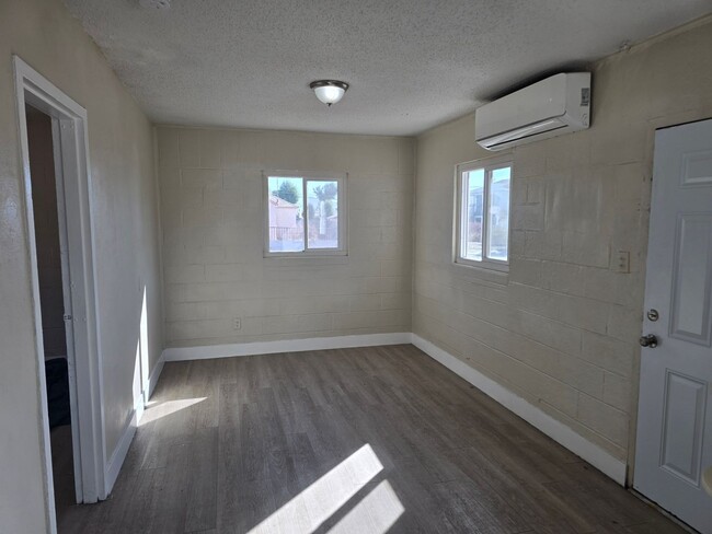 1911 Princeton St in North Las Vegas, NV - Building Photo - Building Photo