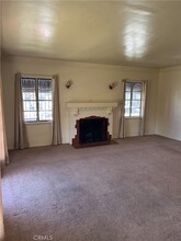 1257 W 60th Pl, Unit 426 in Los Angeles, CA - Building Photo - Building Photo