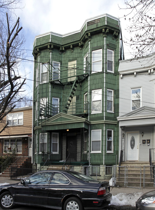 112 Charles St in Jersey City, NJ - Building Photo